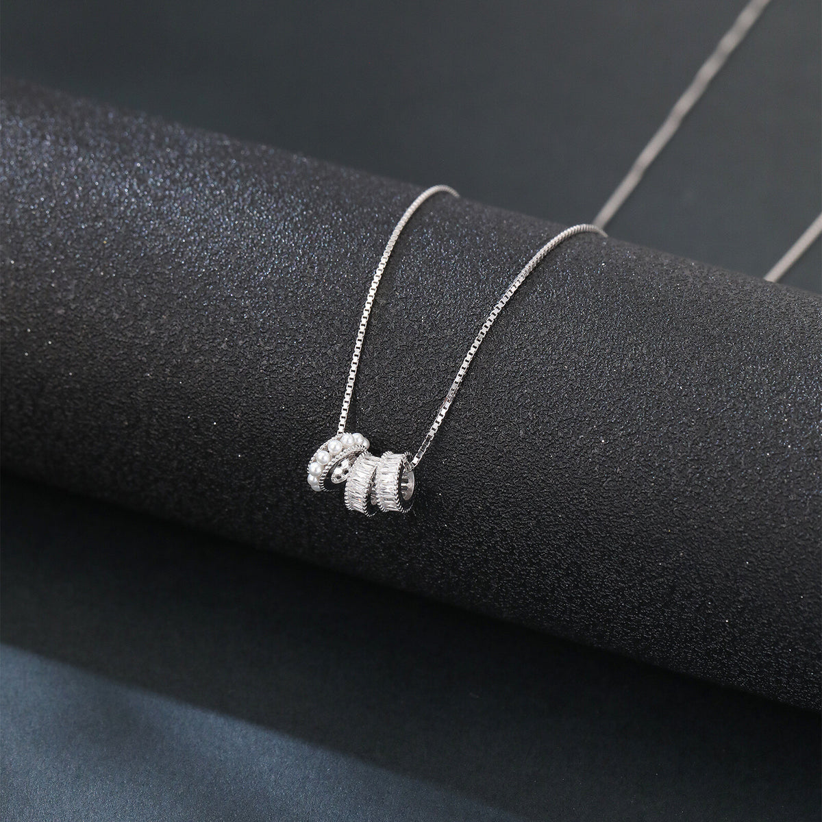 Sterling Silver Elegant Pearl and Baguette Zircon Pendant Necklace