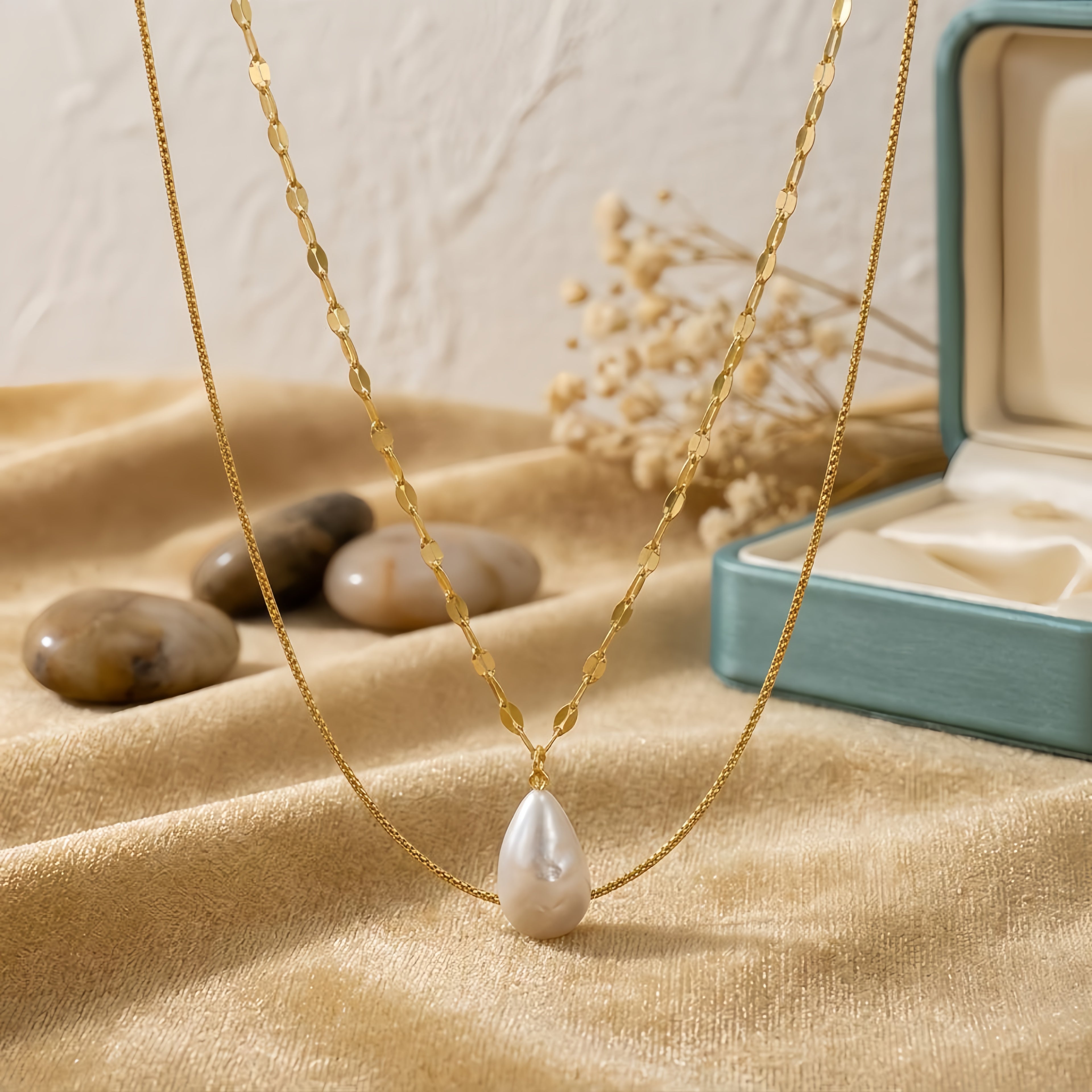 Layered Dainty Teardrop Pearl Necklace