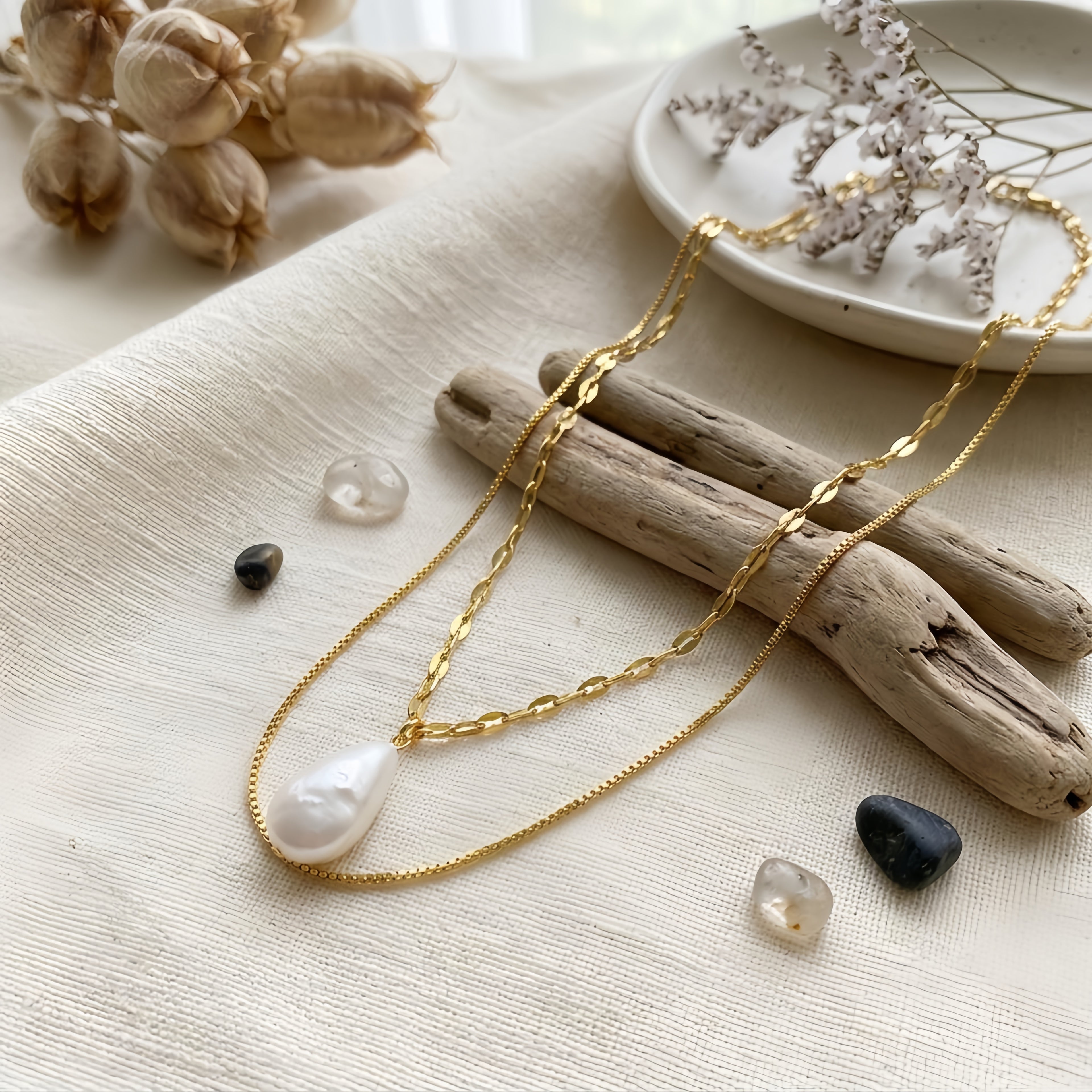 Layered Dainty Teardrop Pearl Necklace