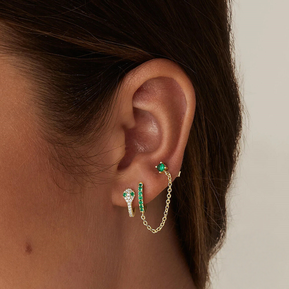 Sterling Silver Single-Row Ear Cuff with Chain – Green Stone Detail