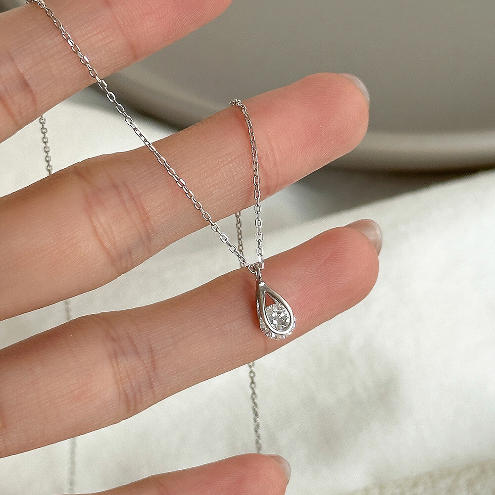 Minimalist Water Drop Zircon Necklace